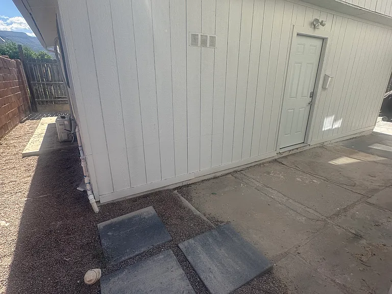 2506 Stanford Ave #B — Photo 11