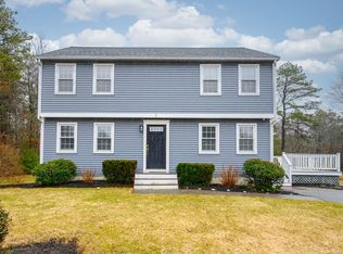 29 Lawrence Rd, Plymouth, MA 02360