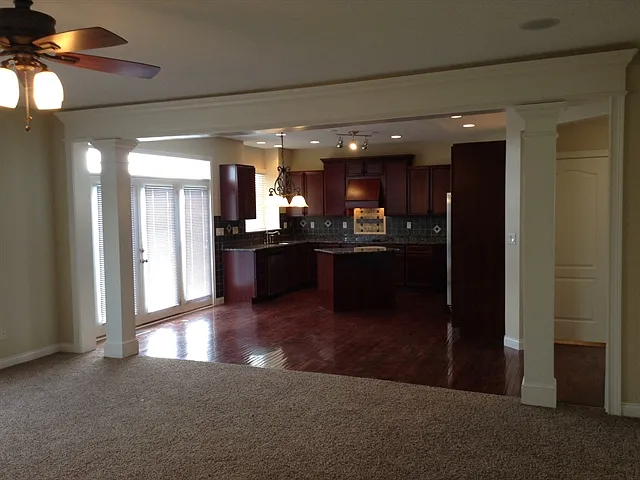 1060 Arbor Springs Dr — Photo 3