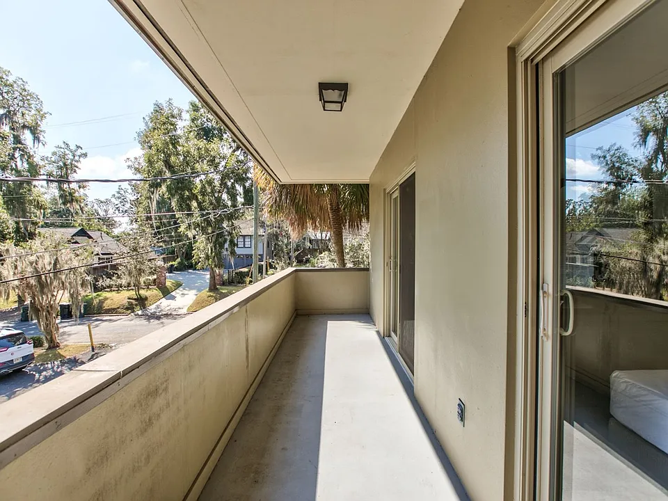 302 E Georgia St