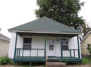 210 N Stanton St, Bluffs, IL 62621