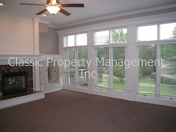 3rd image of 1855 Bent Oaks Dr