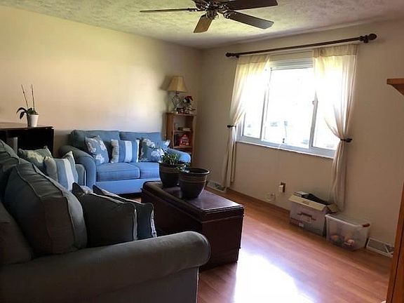 2nd image of 3908 Fleetwood Dr
