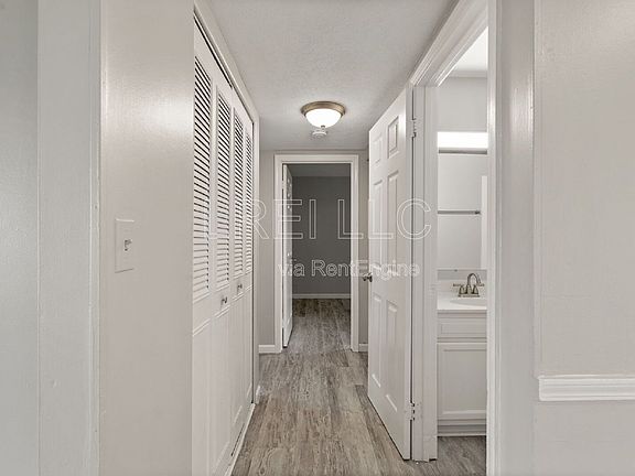 5th image of 817 Lancelot Ct