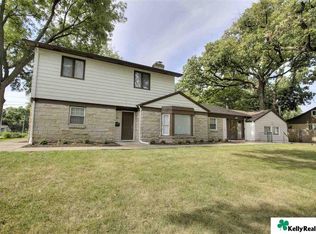 7601 Oakwood St, Ralston, NE 68127