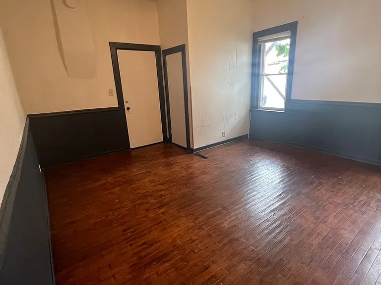 710 N Main St — Photo 8