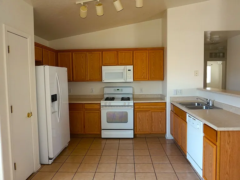 2244 Copper Sky Dr — Photo 5