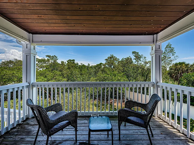 251 Pompano Dr SE #D — Photo 32