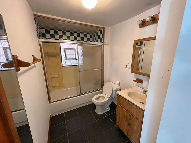 1542 W Thomas St #GDN — Photo 6