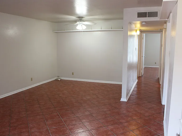 8401 N New Braunfels Ave #109 — Photo 8