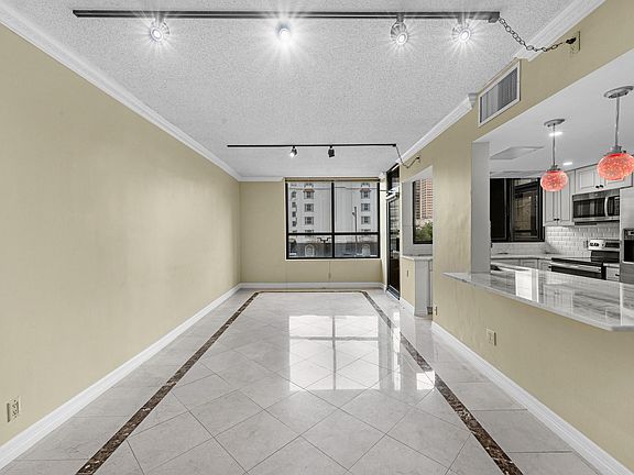 5th image of 5150 Hidalgo St Unit 202