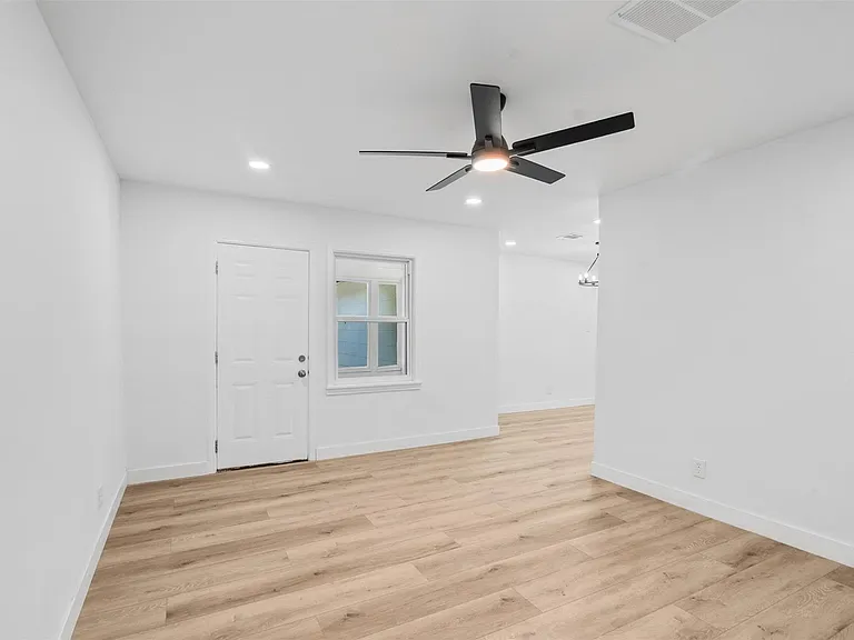 5023 Cosby St — Photo 6