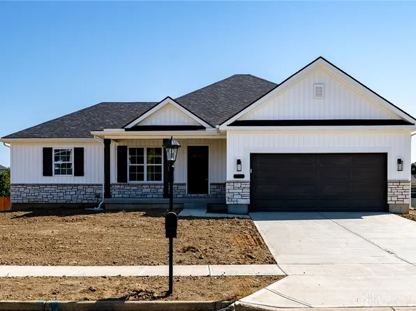 102 Pleasant Chase, Englewood, OH 45322