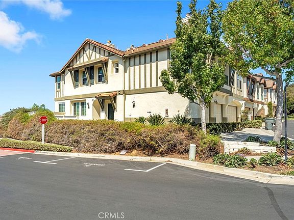 3rd image of 402 Bay Berry Pl