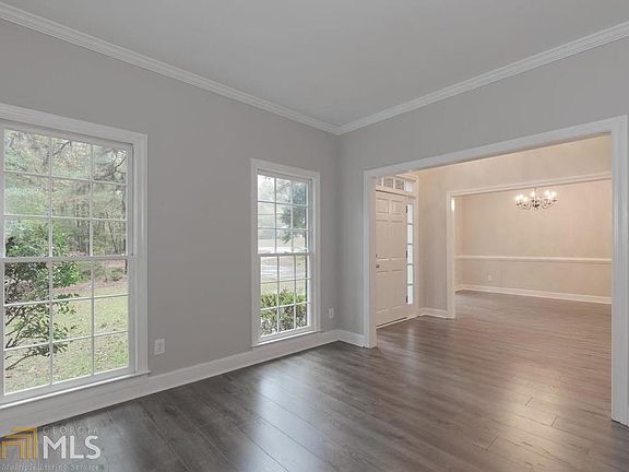 4th image of 1095 Larosa Dr
