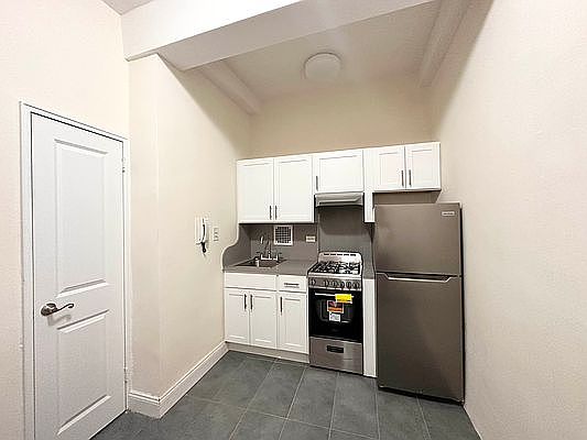 1st image of 17810 Wexford Ter APT 1V