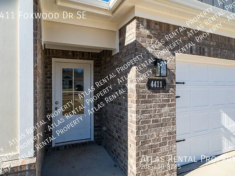 4411 Foxwood Dr — Photo 4