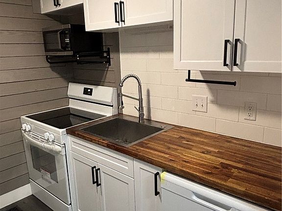 4th image of 216 Moore Rd APT 3J