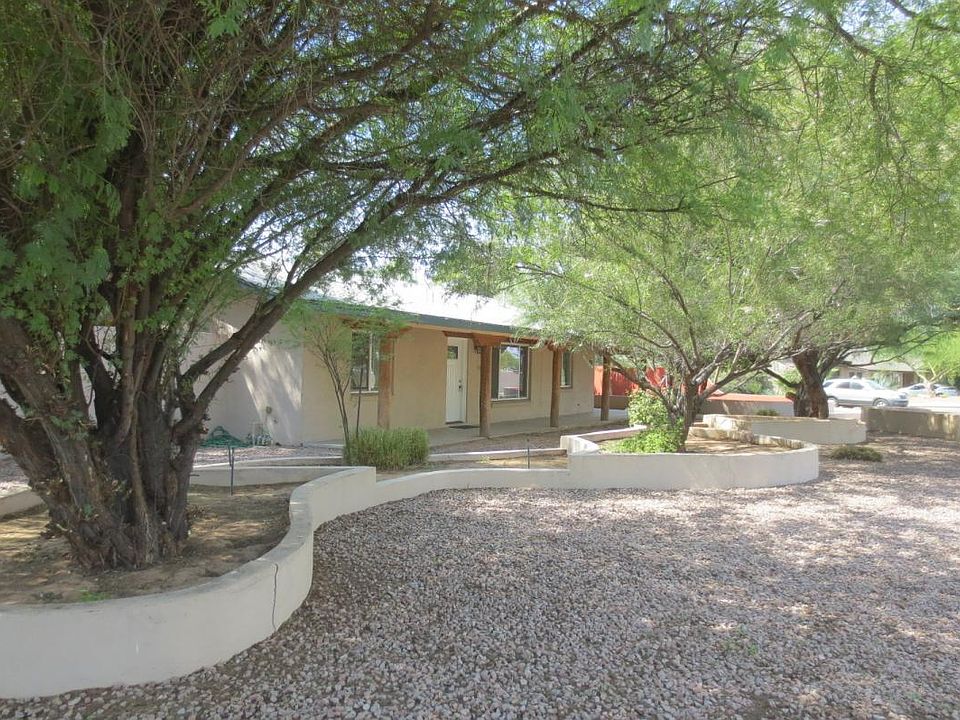 1st image of 4001 E Glenrosa Ave