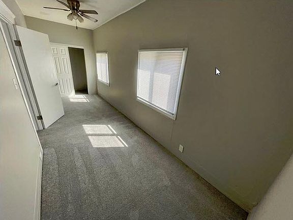 5th image of 902 Oak St