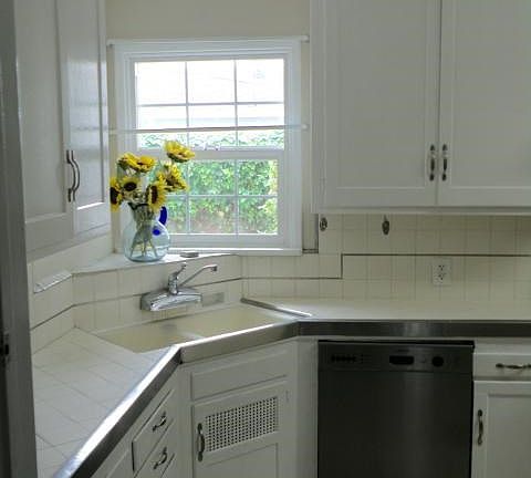 2nd image of 4835 W 139th St