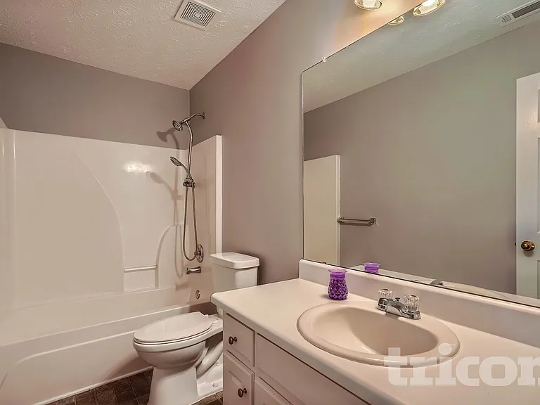 65 Cranbrook Ct — Photo 4