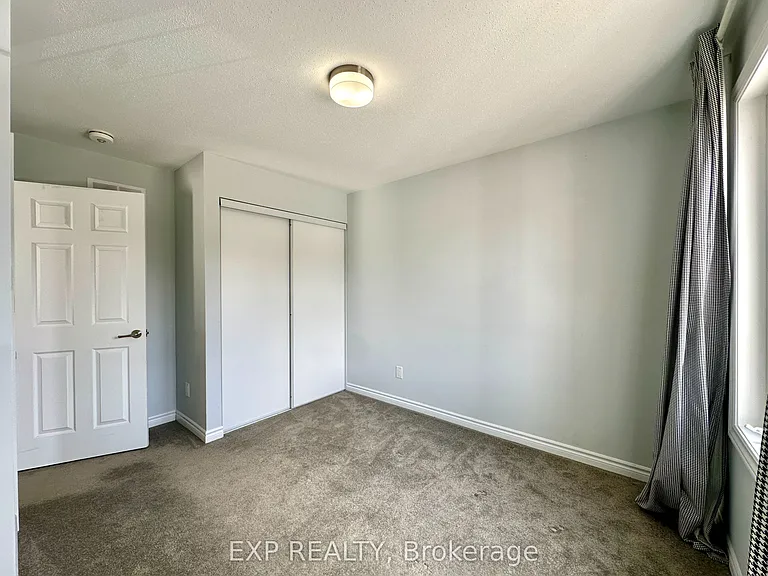 823 Regulus Rdg — Photo 18