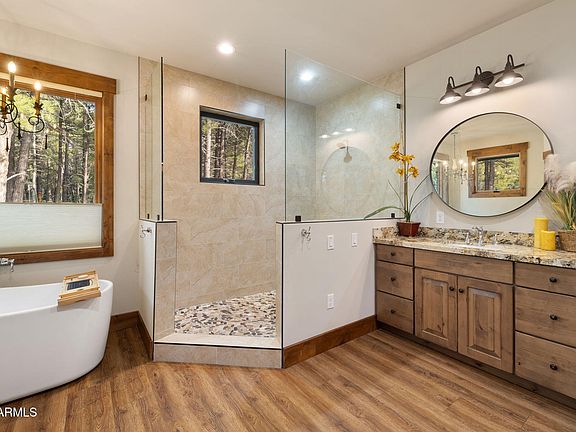 4th image of 405 E Foxboro Road