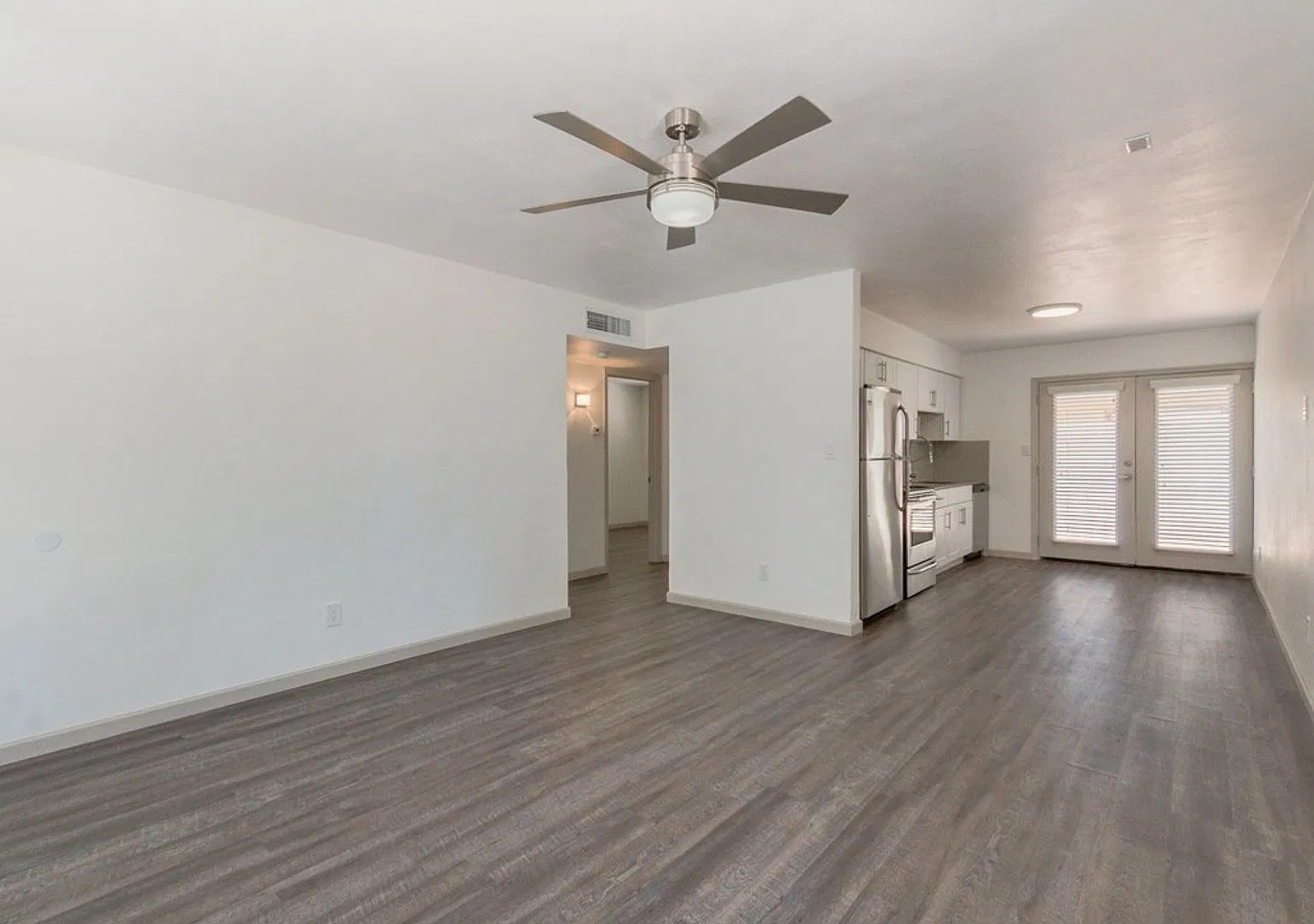 $0 First Month Rent! Remodeled 2 Bed Casita w/ Private Patio, W/D & Pool — Photo 2