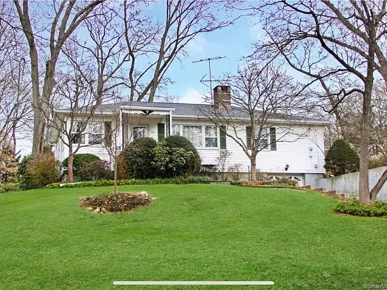 154 Dannell Dr — Photo 1