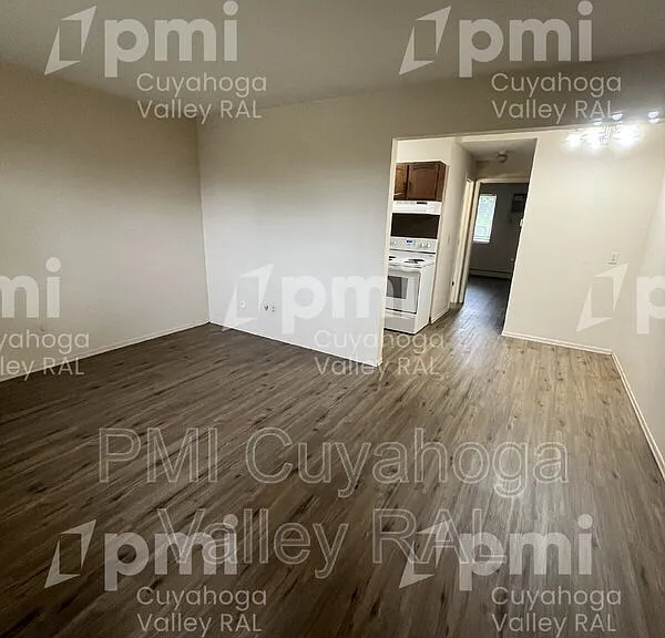 1588 Coventry St #7 — Photo 4