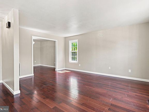 5th image of 8864 Green Needle Dr