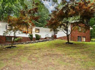 4 Boar Ct, Suffern, NY 10901