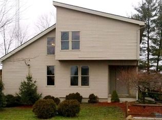 16015 Kellogg Rd, Bowling Green, OH 43402