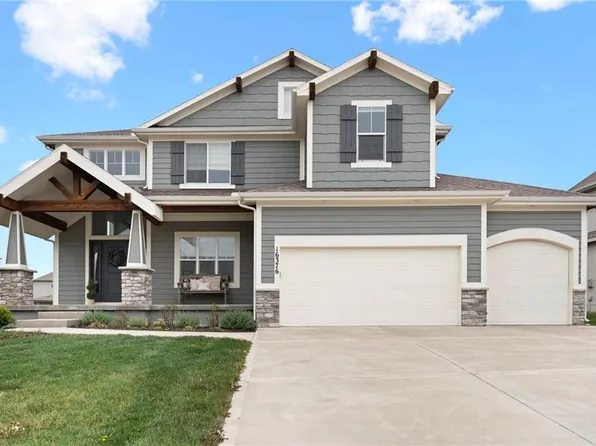 16376 S Valhalla St, Olathe, KS 66062