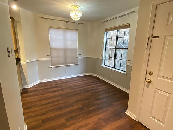 3rd image of 2906 West Ave APT 4