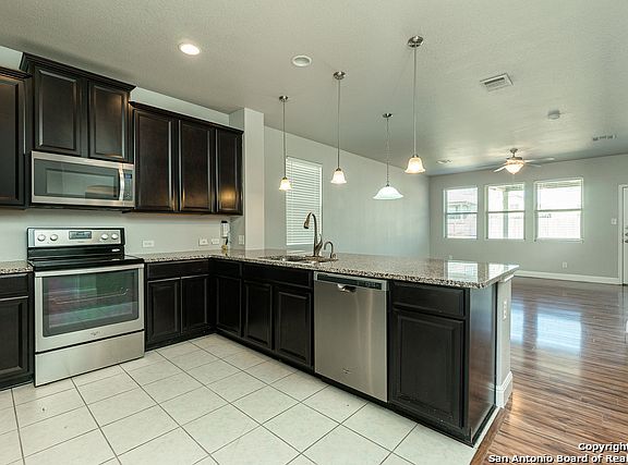 5th image of 10435 Queensland Way