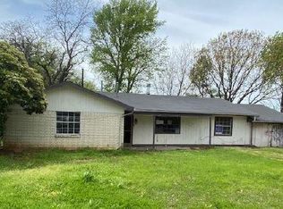 100 California St, Saint Jo, TX 76265