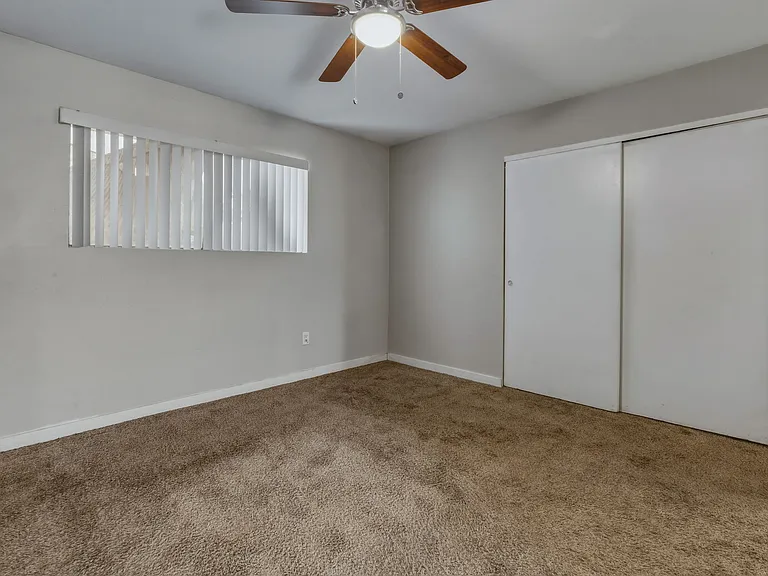 3308 W Loma Ln — Photo 14