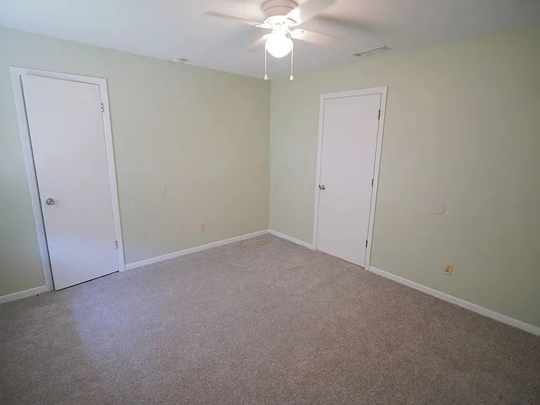 2304 Hartsfield Ct #B — Photo 13
