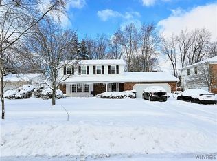 131 Chaumont Dr, Williamsville, NY 14221