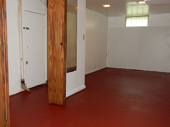 4th image of 717 Wilbur Ave