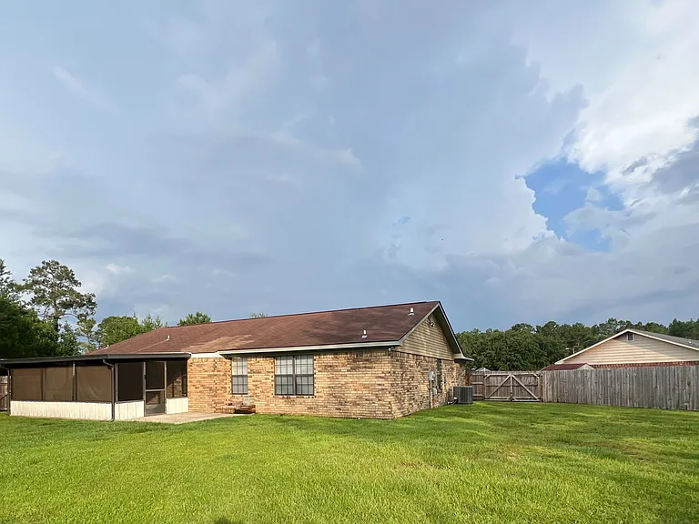 808 Barony Ct — Photo 10