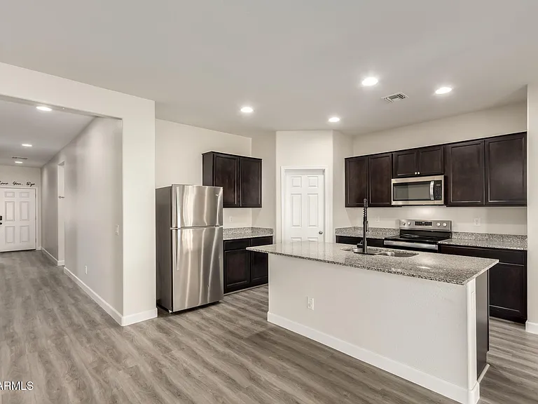 11204 W Mobile Ln — Photo 8