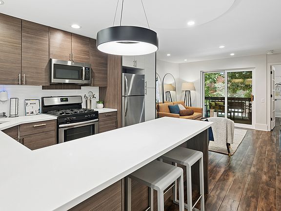 4th image of 2140 N Lincoln Ave APT 5207