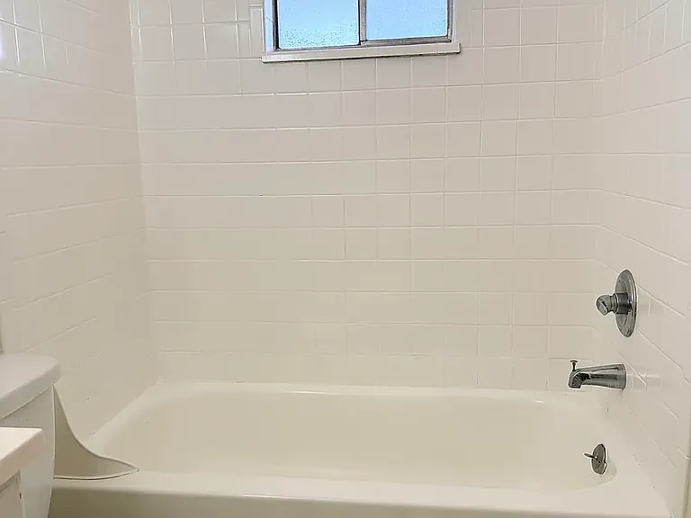 The Cove Apartments — Photo 8