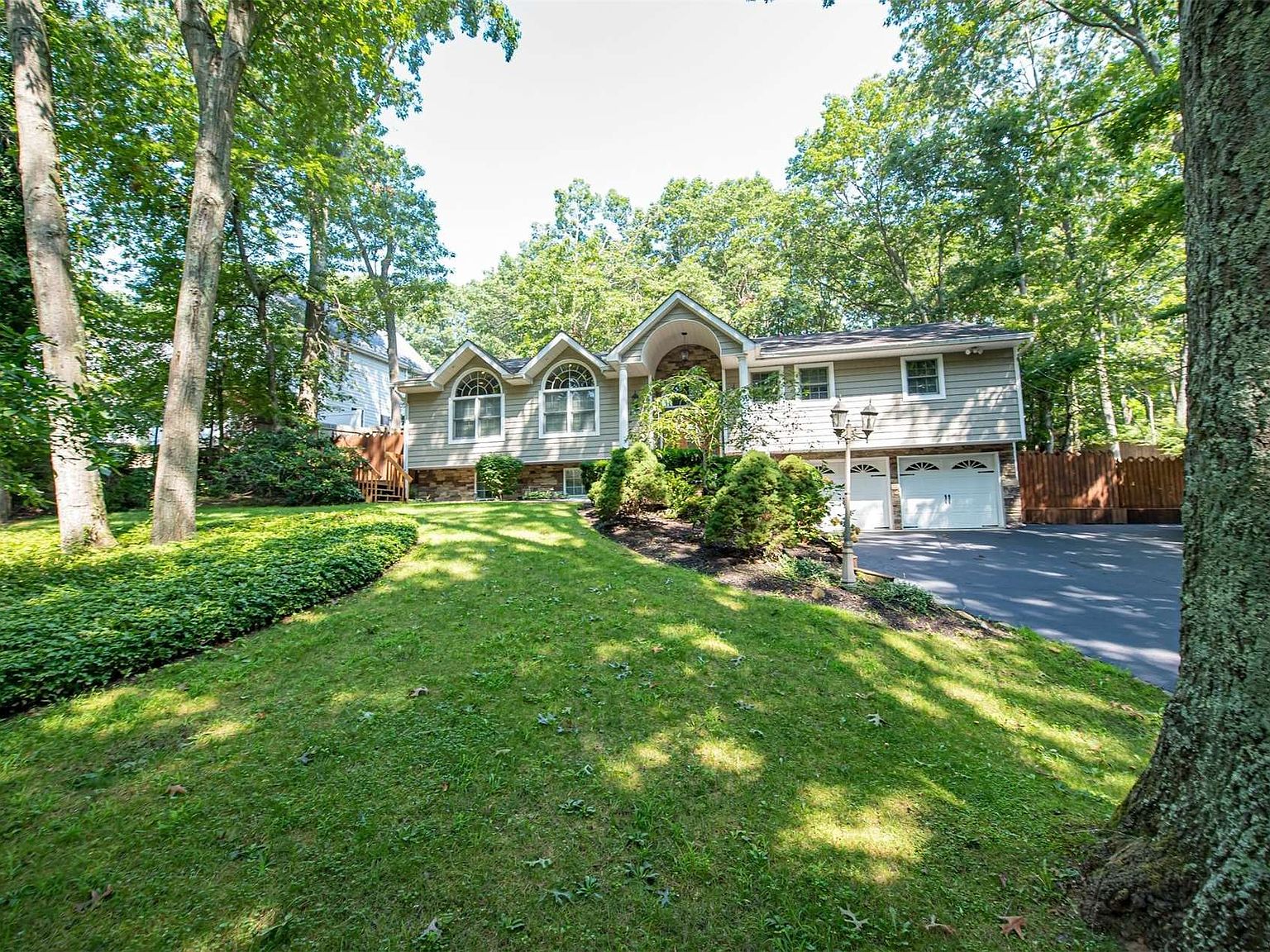 87 Lone Oak Path, Smithtown, NY 11787 Zillow