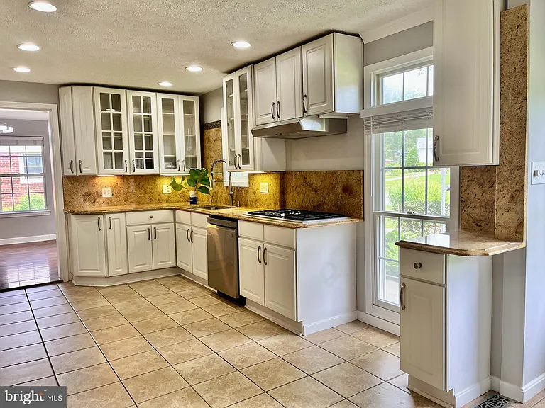 5350 Ravensworth Rd — Photo 21