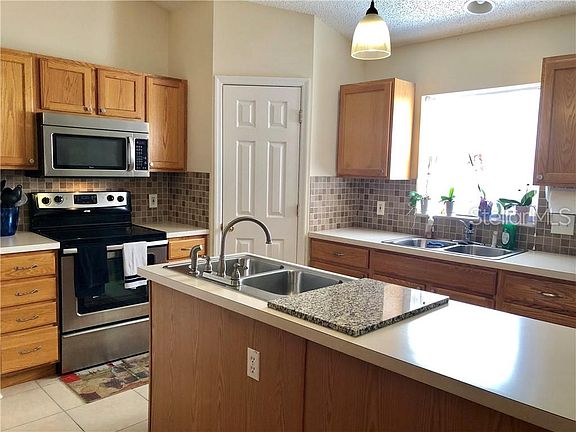 3rd image of 1588 Fentress Ave