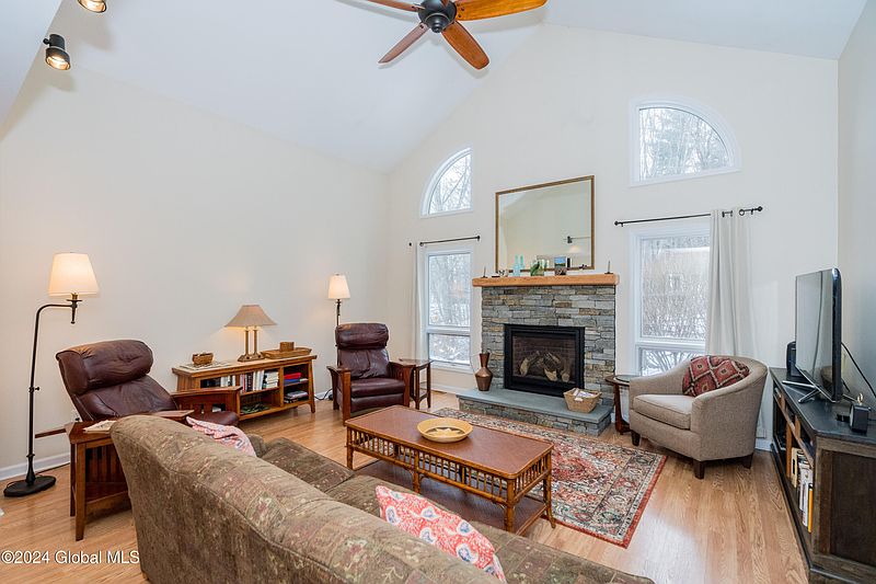 5th image of 81 Pepper Lane